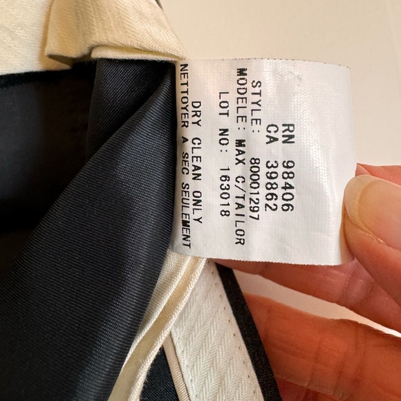 Theory Max C Tailor trousers
Charcoal gray wool
Size 6 - Picture 6 of 6